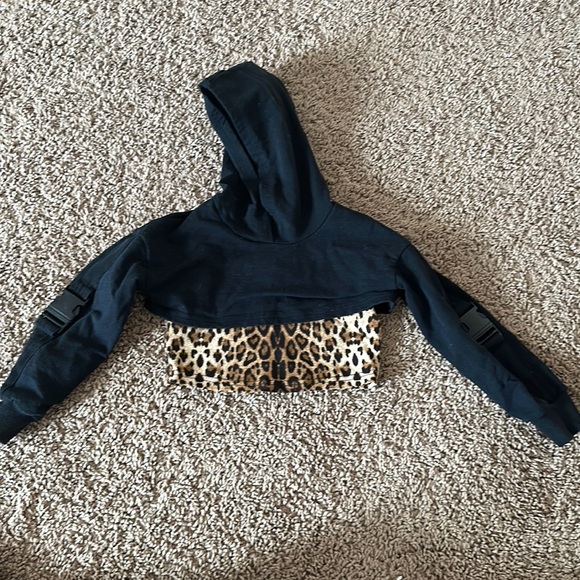 Crop top - Picture 1 of 2